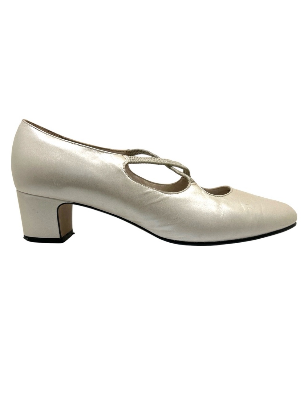 Trotters Ivory Mary Jane Low Block Heel Pump